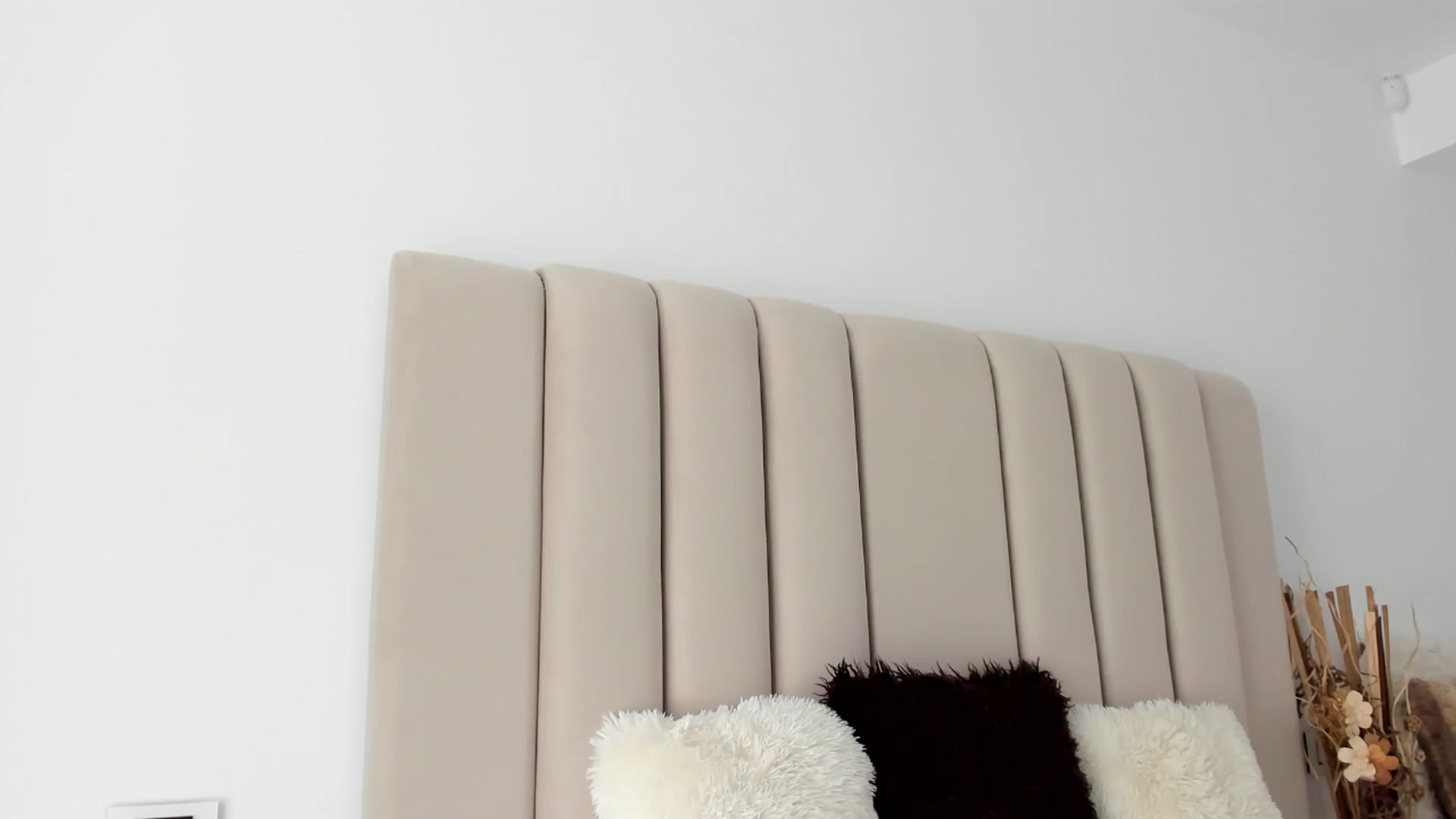 Gallery image thumbnail from SugarCrush25's myfreecams stream on, 03/22/2025, 16:20 image 2 of 20
