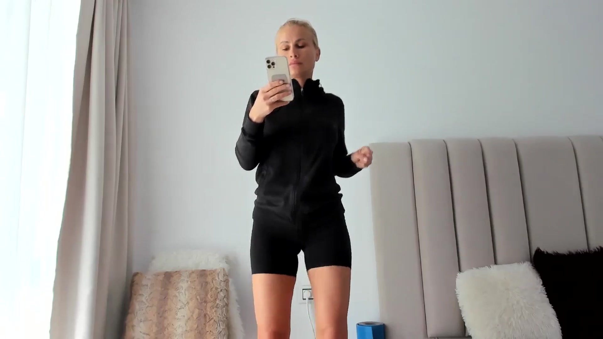 Gallery image thumbnail from SugarCrush25's myfreecams stream on, 04/02/2025, 14:55 image 11 of 20