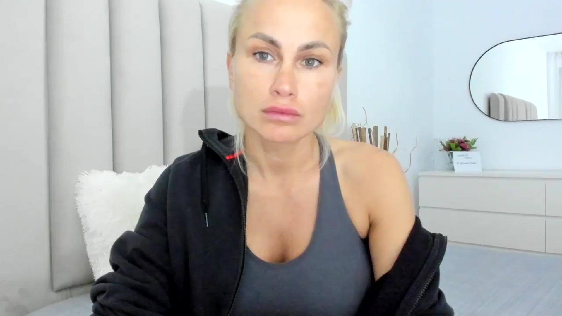Gallery image thumbnail from SugarCrush25's myfreecams stream on, 04/02/2025, 17:47 image 16 of 20