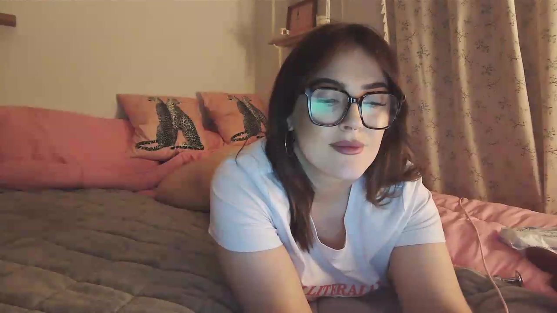 Gallery image thumbnail from SugarLuxeXO's myfreecams stream on, 07/18/2026, 23:07 image 6 of 20