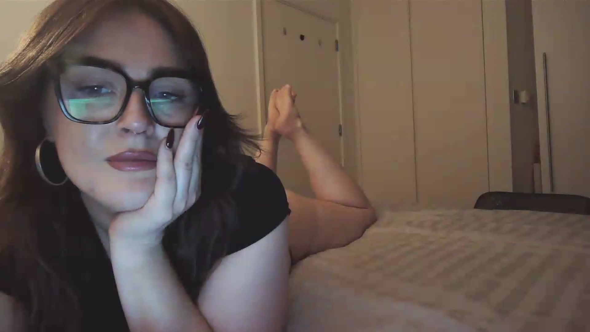 Gallery image thumbnail from SugarLuxeXO's myfreecams stream on, 08/21/2026, 21:30 image 14 of 20