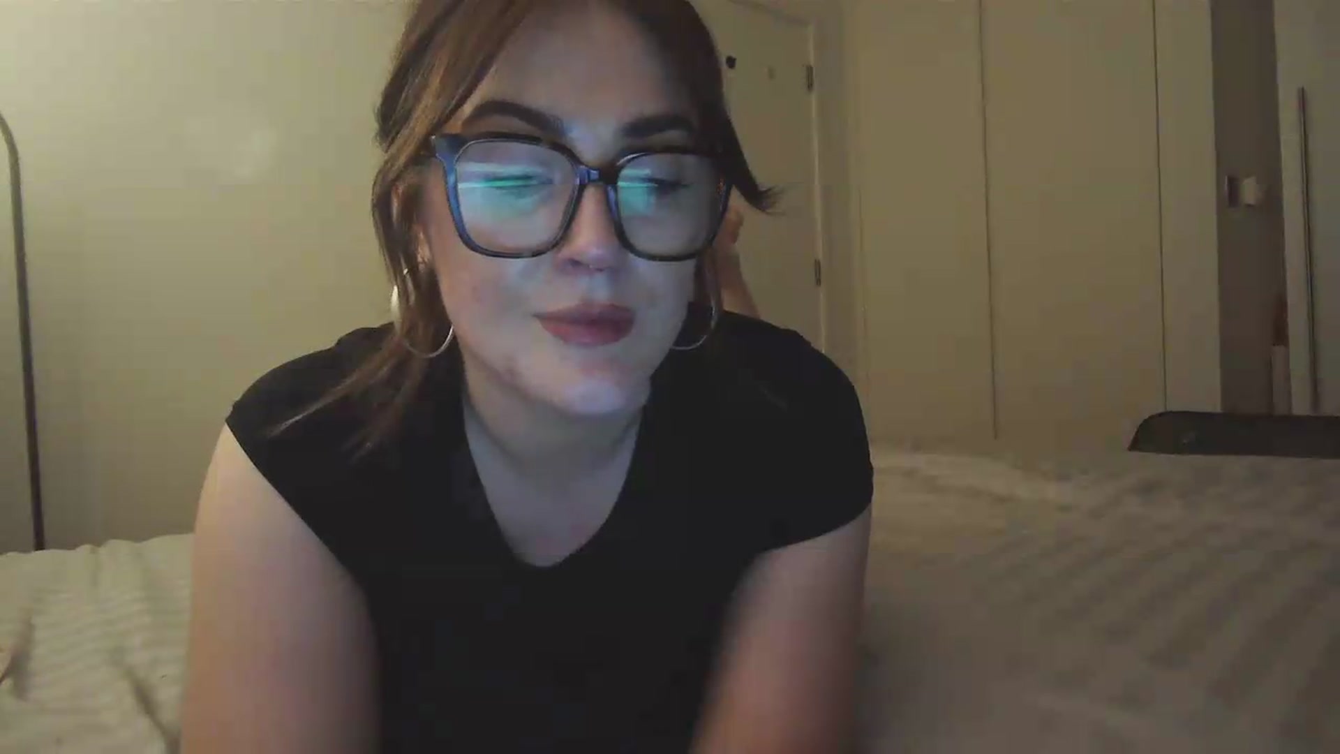 Gallery image thumbnail from SugarLuxeXO's myfreecams stream on, 08/21/2026, 22:03 image 16 of 20