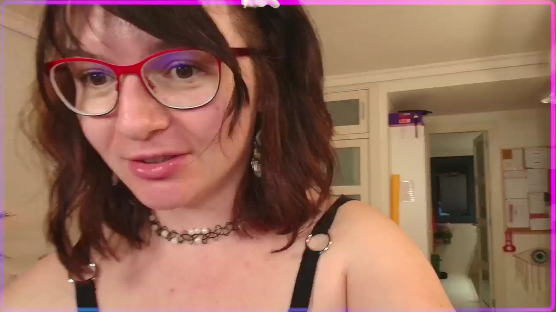 Gallery image thumbnail from SugarSpice22's myfreecams stream on, 11/25/2024, 20:46 image 19 of 20