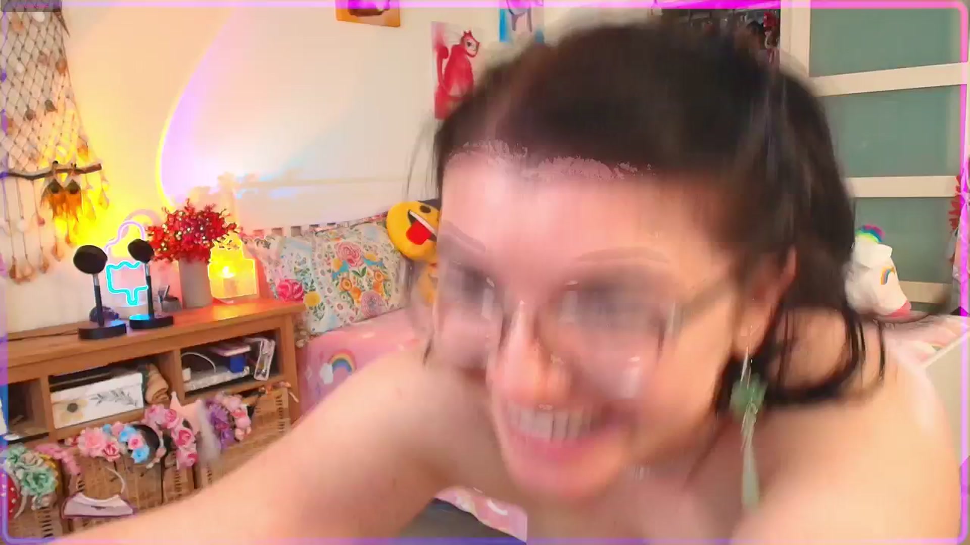 Gallery image thumbnail from SugarSpice22's myfreecams stream on, 08/04/2025, 18:12 image 16 of 20