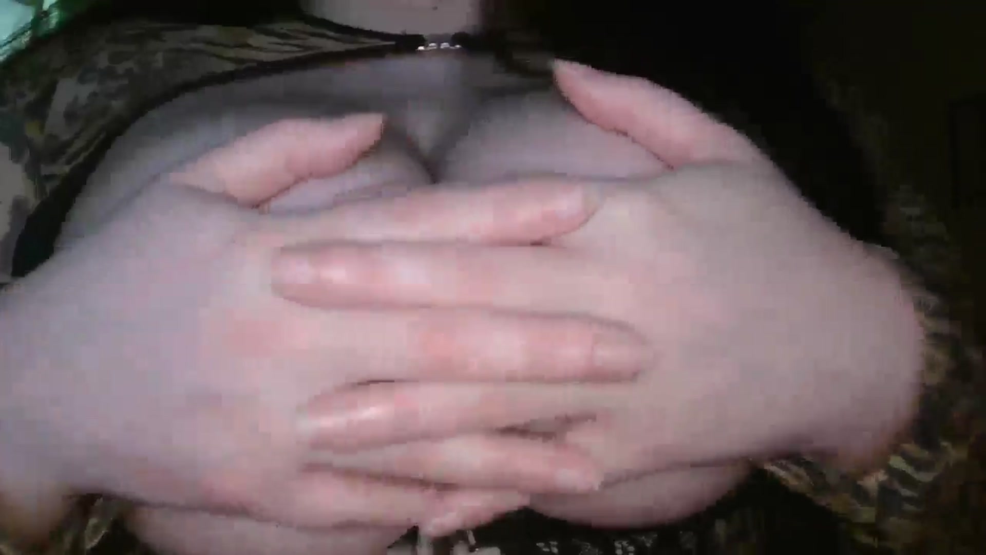 Gallery image thumbnail from SugarTitz's myfreecams stream on, 07/26/2025, 24:41 image 17 of 20