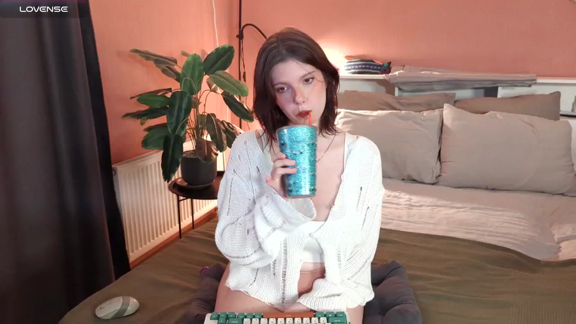 Gallery image thumbnail from SugarTomato's myfreecams stream on, 08/12/2025, 18:30 image 4 of 20