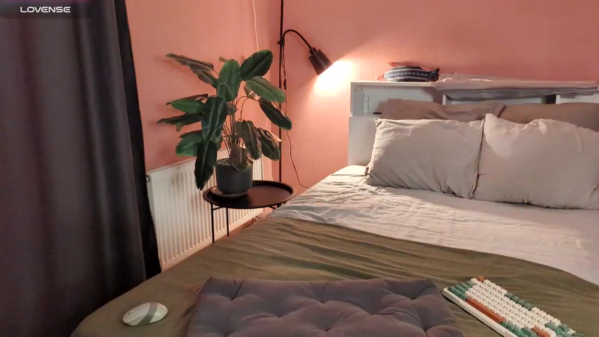 Gallery image thumbnail from SugarTomato's myfreecams stream on, 08/12/2025, 19:47 image 14 of 20
