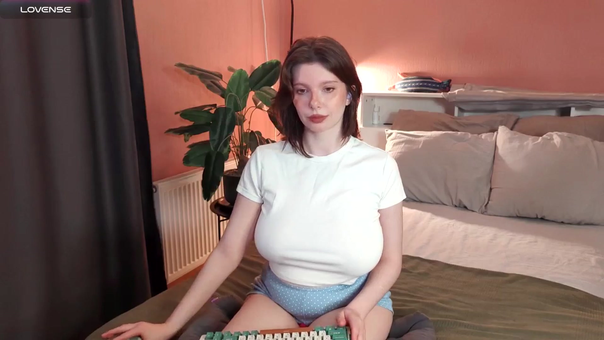 Gallery image thumbnail from SugarTomato's myfreecams stream on, 08/12/2025, 20:35 image 3 of 20