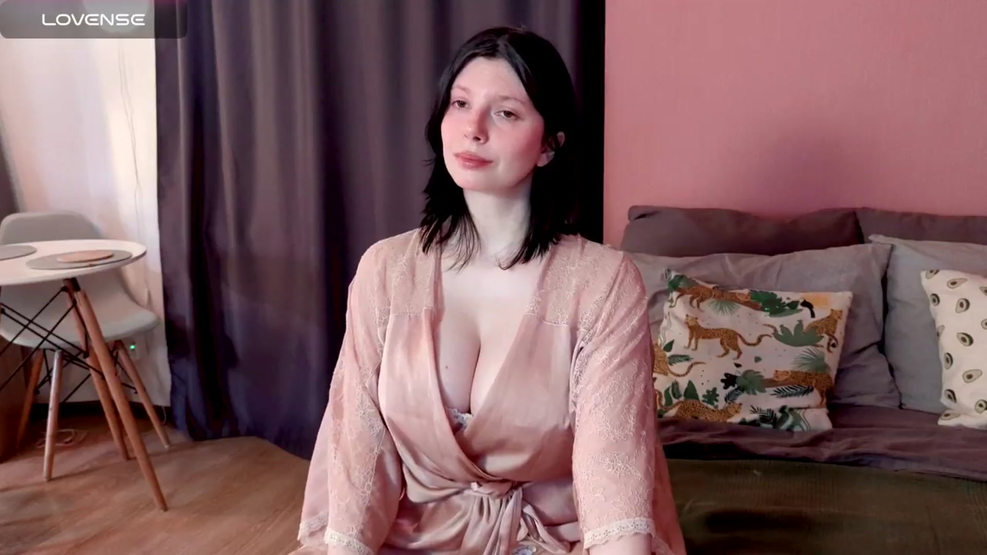 Gallery image thumbnail from SugarTomato's myfreecams stream on, 11/14/2025, 13:17 image 18 of 20