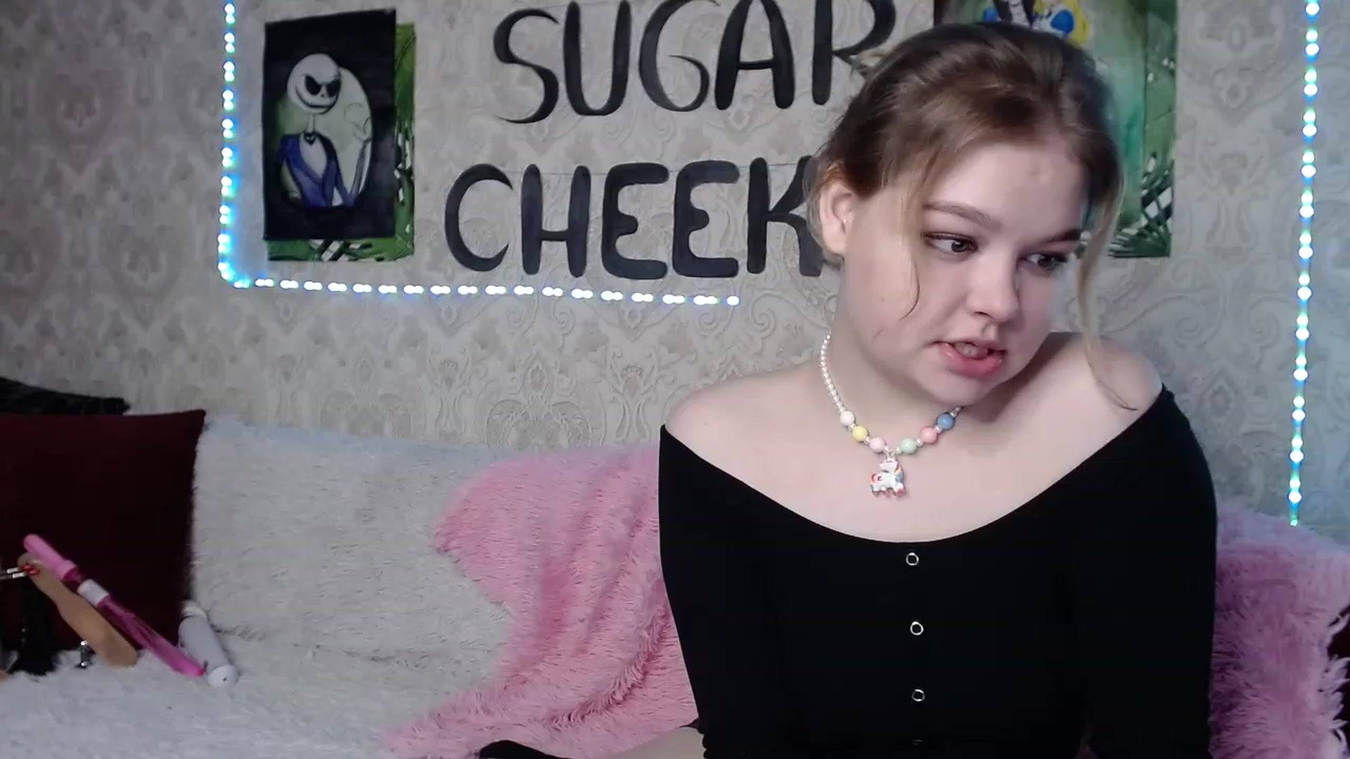 Gallery image thumbnail from Sugar_Cheeks's myfreecams stream on, 12/06/2022, 21:54 image 2 of 20