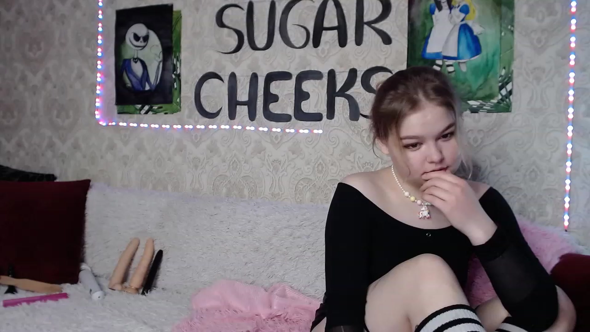 Gallery image thumbnail from Sugar_Cheeks's myfreecams stream on, 12/06/2022, 21:54 image 7 of 20