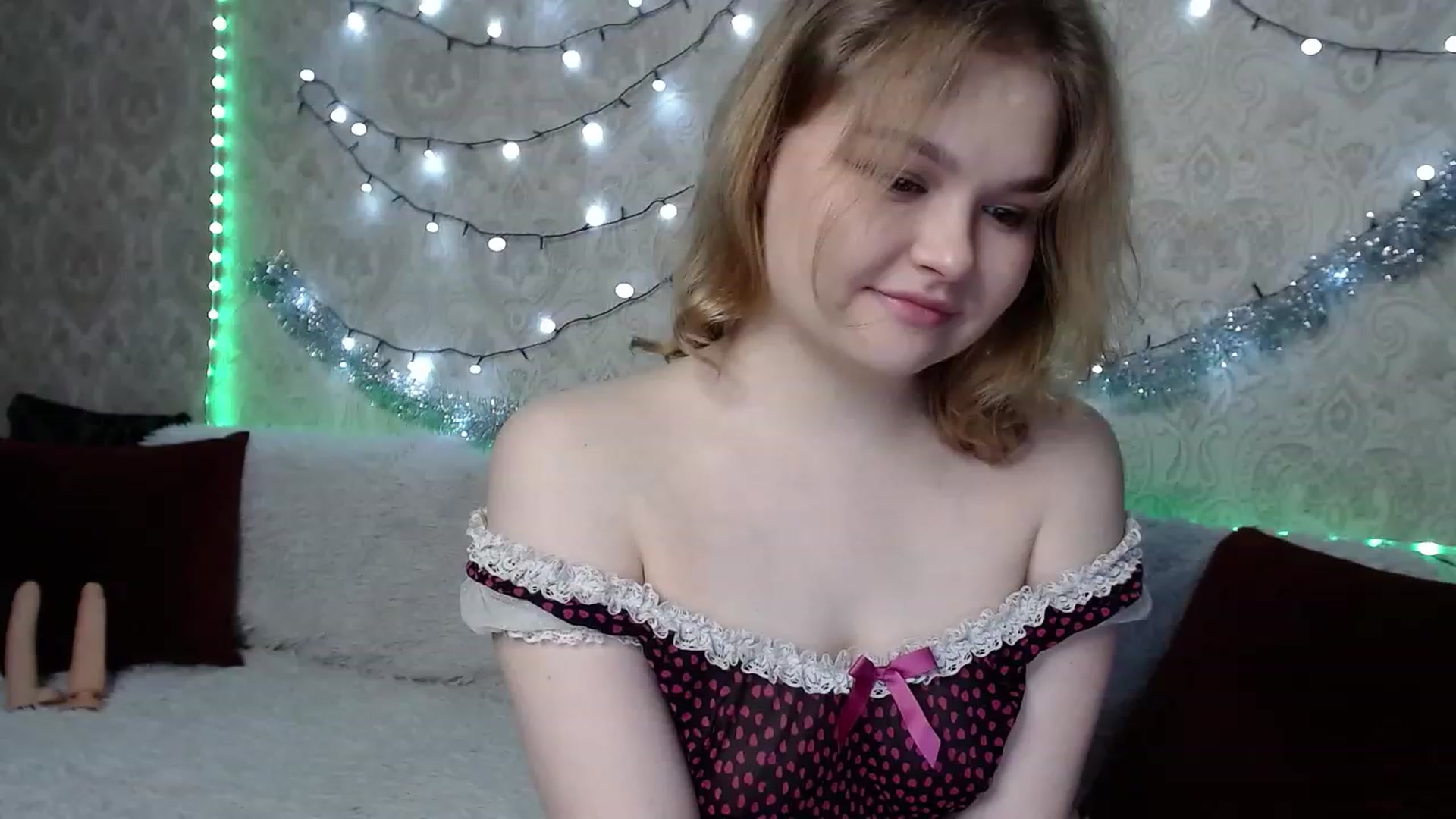 Gallery image thumbnail from Sugar_Cheeks's myfreecams stream on, 12/23/2022, 22:02 image 2 of 20