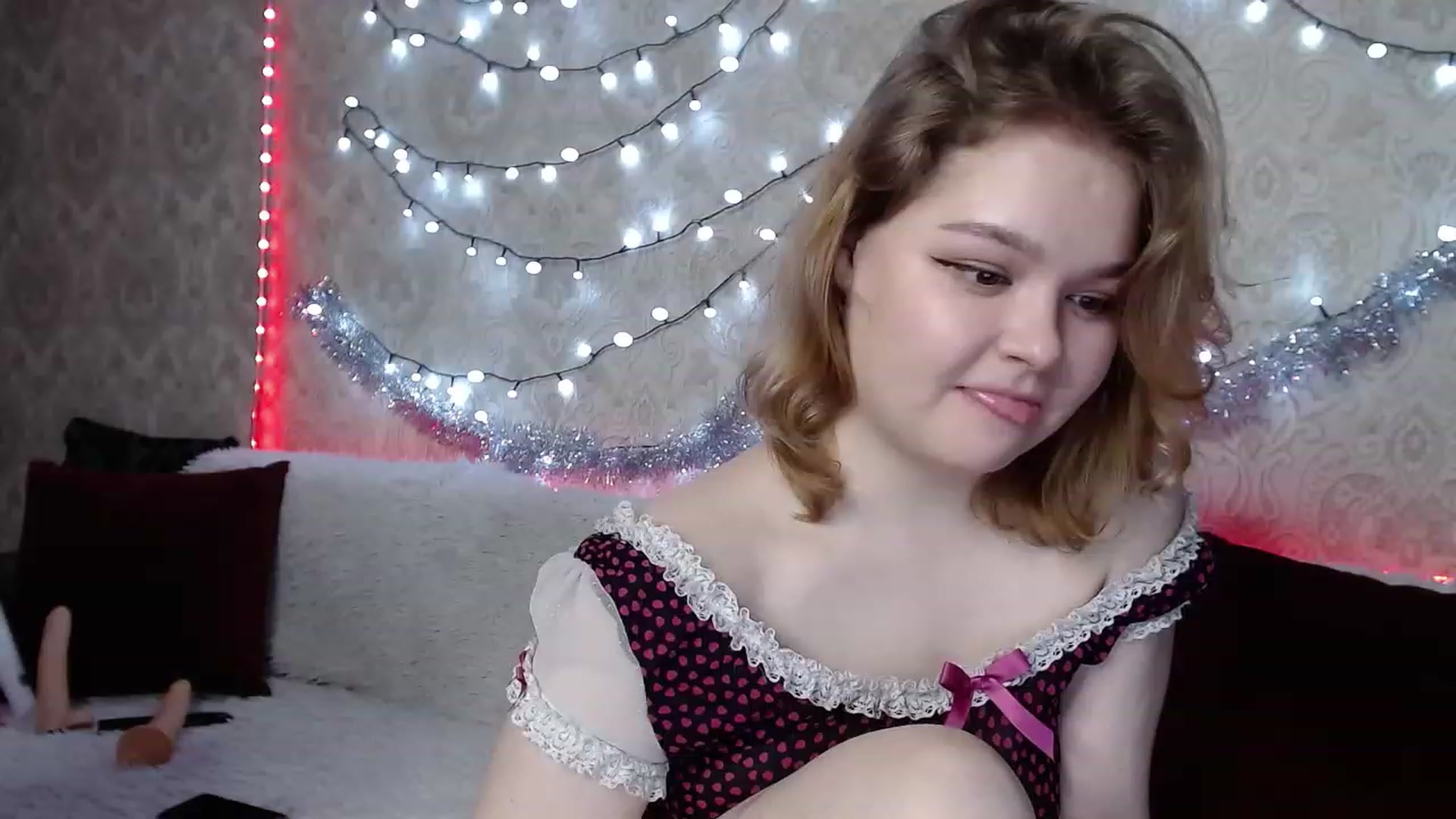 Gallery image thumbnail from Sugar_Cheeks's myfreecams stream on, 12/23/2022, 23:25 image 9 of 20