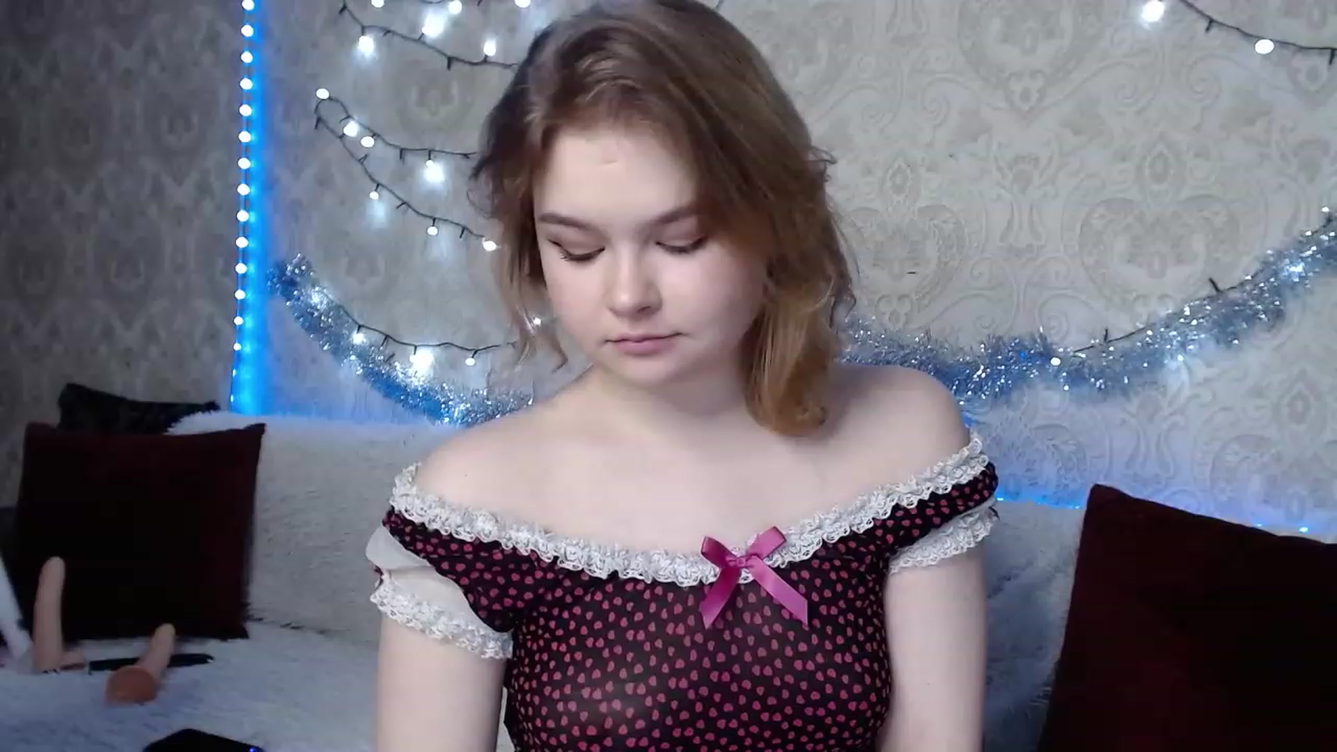 Gallery image thumbnail from Sugar_Cheeks's myfreecams stream on, 12/23/2022, 23:25 image 10 of 20
