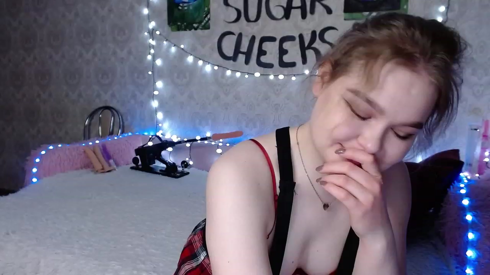 Gallery image thumbnail from Sugar_Cheeks's myfreecams stream on, 03/08/2023, 23:00 image 7 of 20
