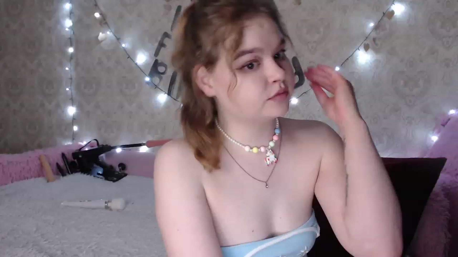 Gallery image thumbnail from Sugar_Cheeks's myfreecams stream on, 04/27/2023, 23:39 image 17 of 20