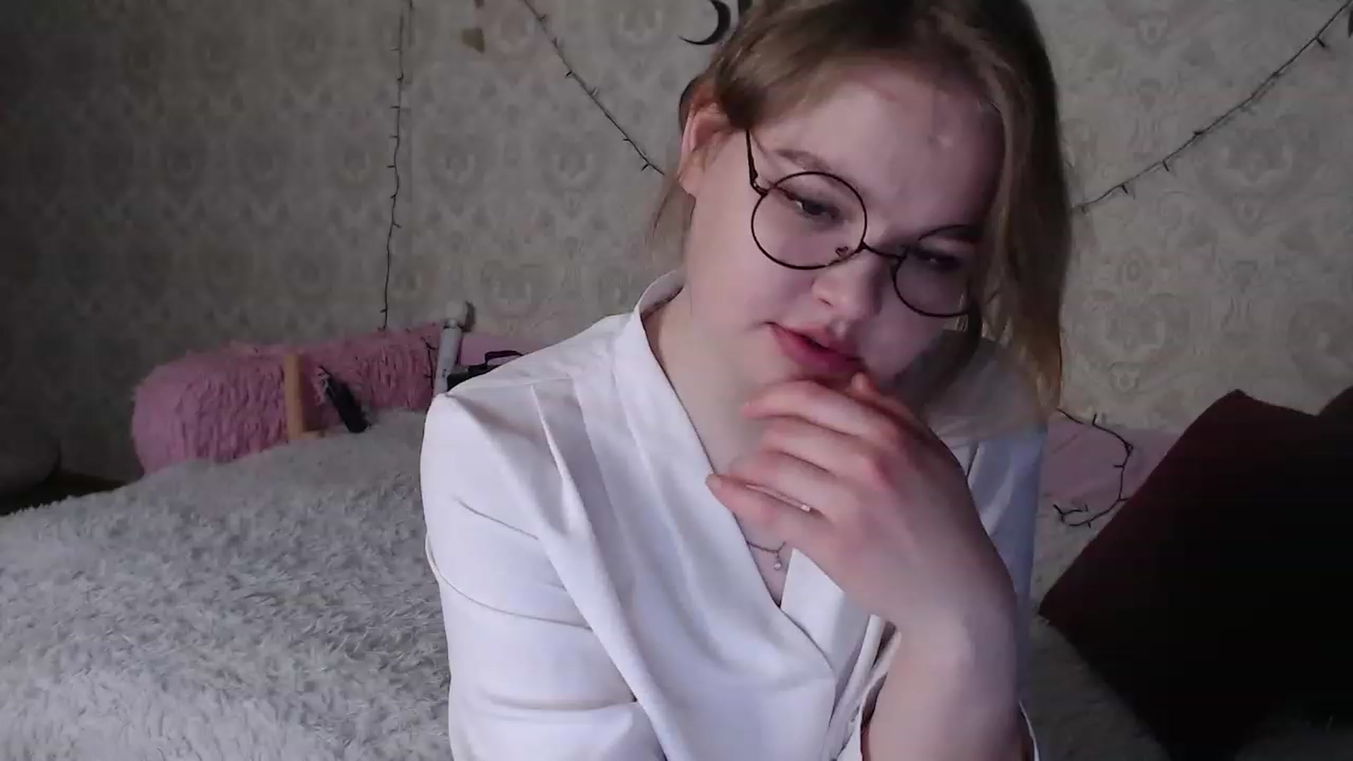 Gallery image thumbnail from Sugar_Cheeks's myfreecams stream on, 05/15/2023, 24:32 image 4 of 20