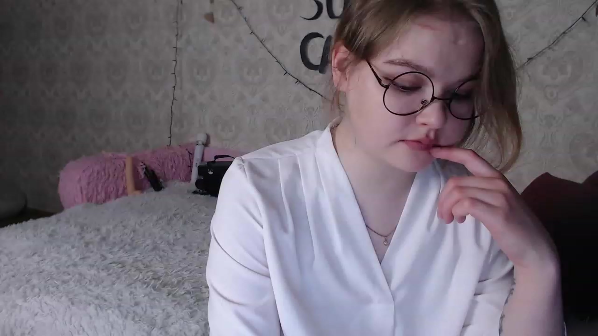 Gallery image thumbnail from Sugar_Cheeks's myfreecams stream on, 05/15/2023, 24:32 image 6 of 20