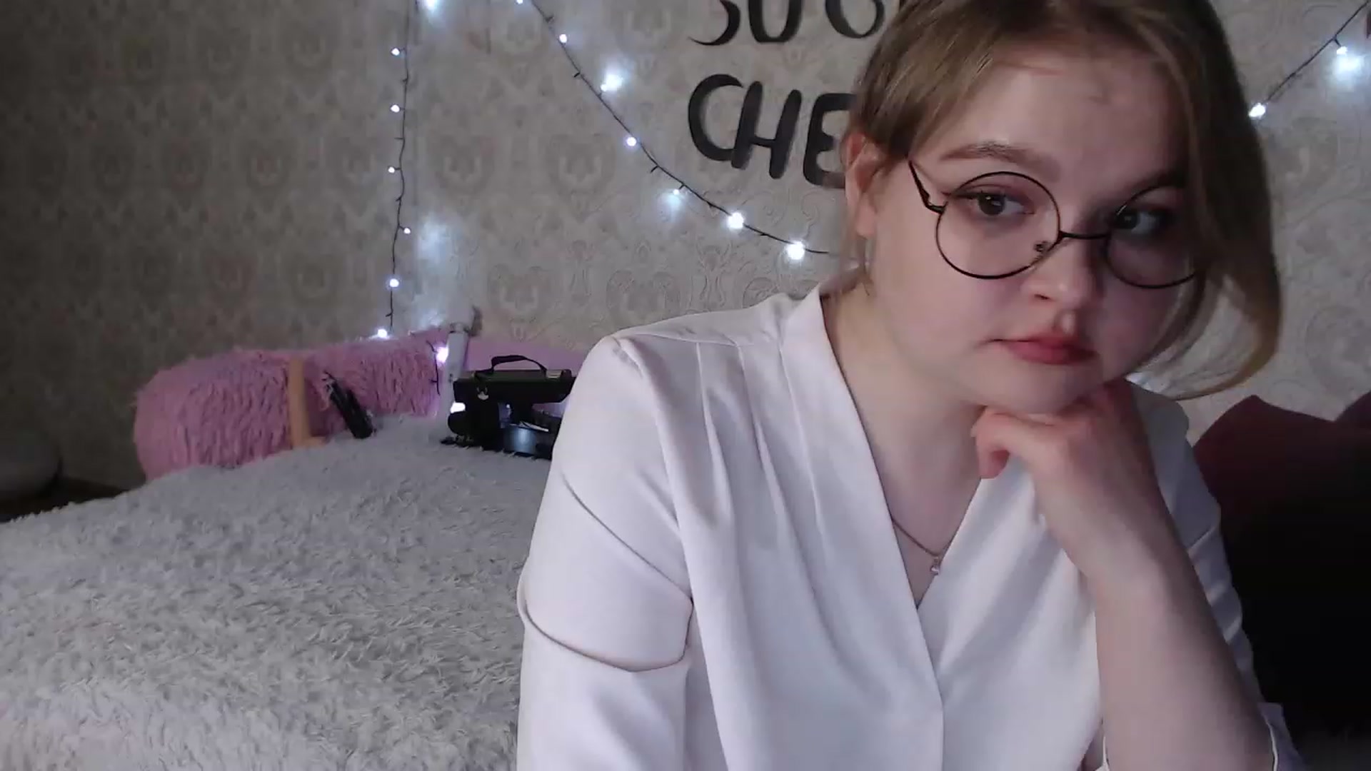 Gallery image thumbnail from Sugar_Cheeks's myfreecams stream on, 05/15/2023, 24:32 image 5 of 20