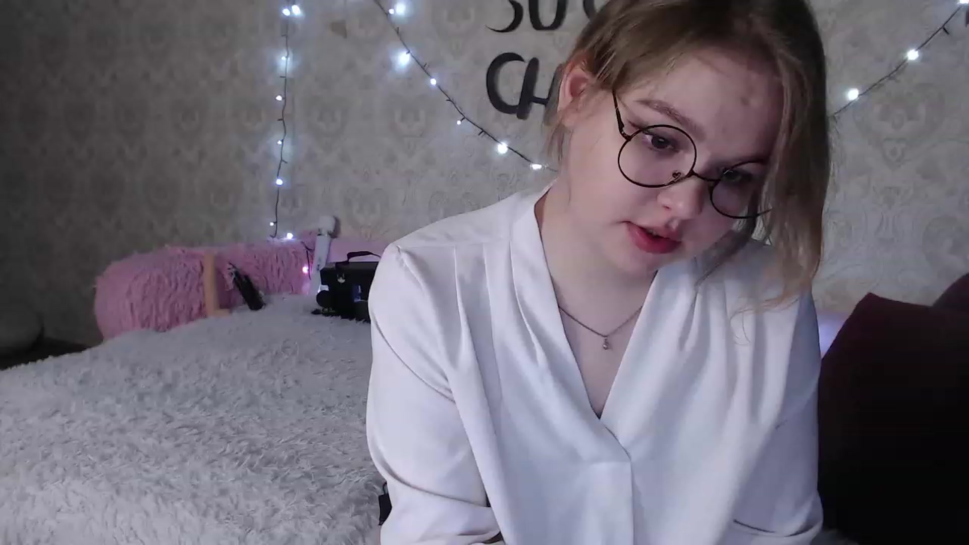 Gallery image thumbnail from Sugar_Cheeks's myfreecams stream on, 05/15/2023, 24:32 image 7 of 20