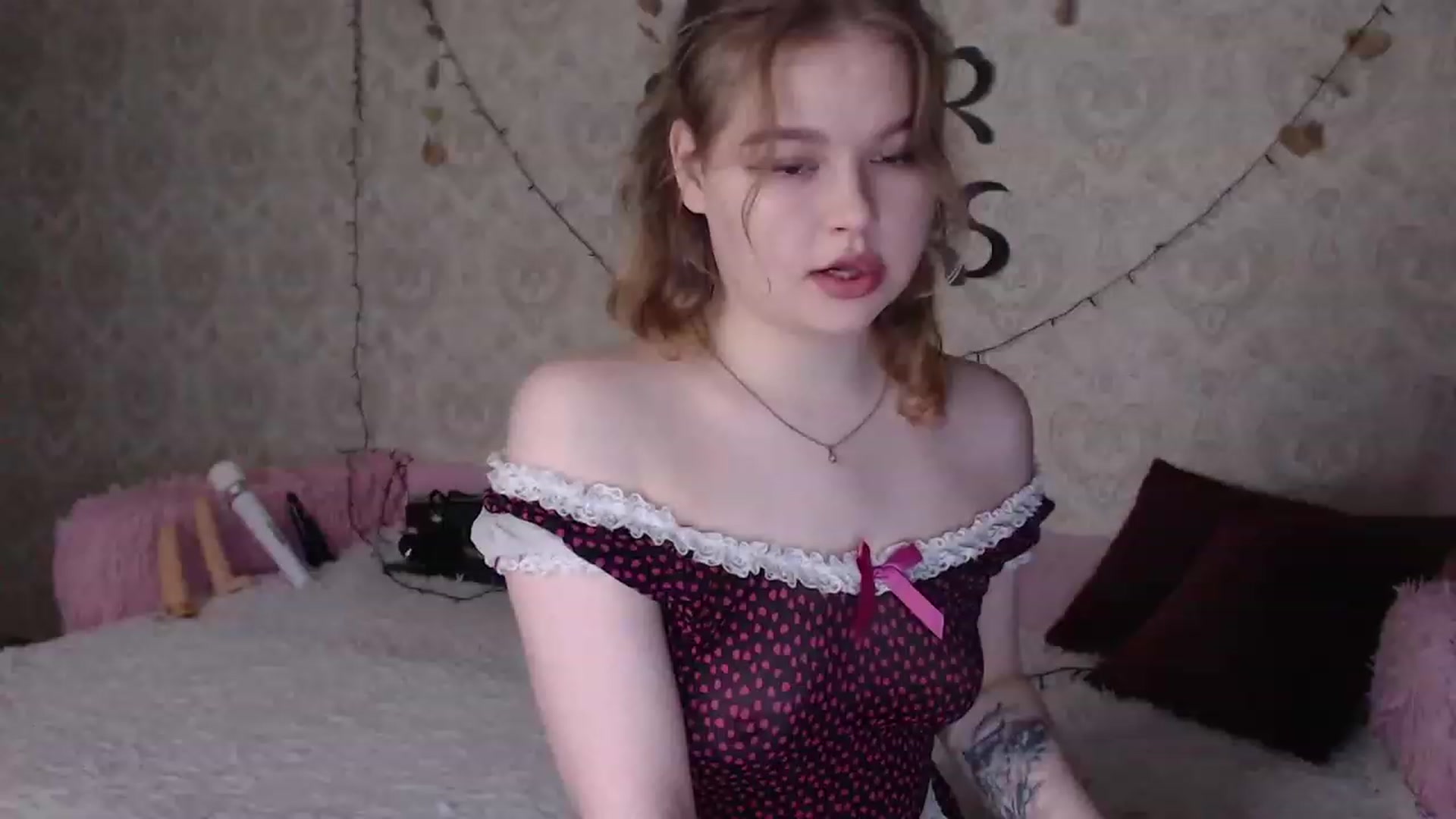 Gallery image thumbnail from Sugar_Cheeks's myfreecams stream on, 05/15/2023, 21:47 image 7 of 20