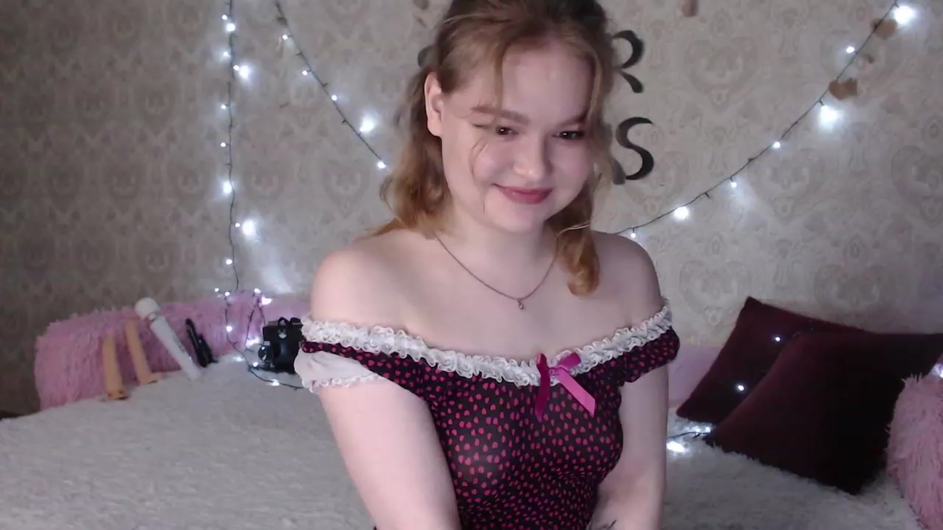 Gallery image thumbnail from Sugar_Cheeks's myfreecams stream on, 05/15/2023, 21:47 image 8 of 20