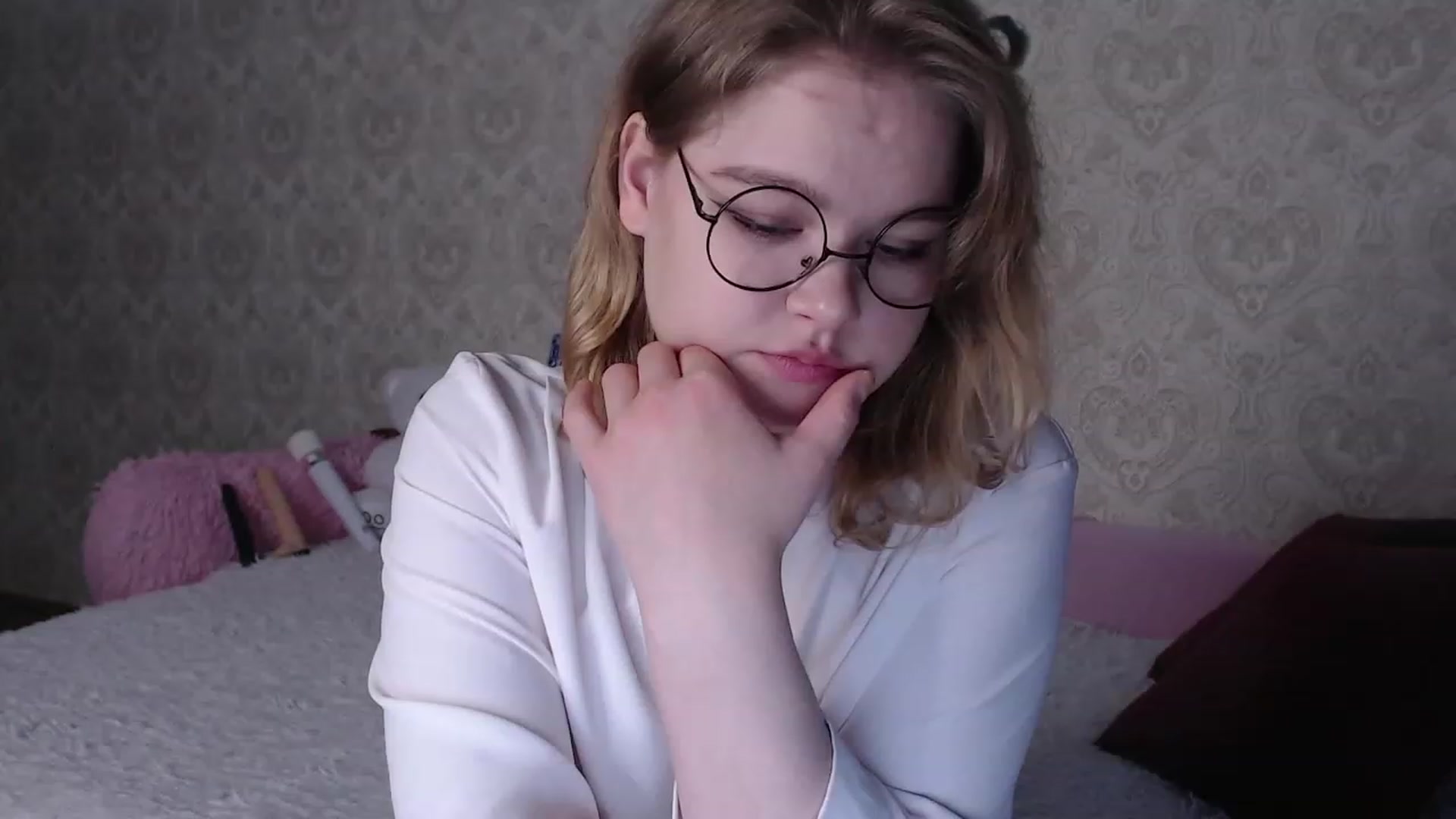Gallery image thumbnail from Sugar_Cheeks's myfreecams stream on, 05/18/2023, 21:33 image 12 of 20