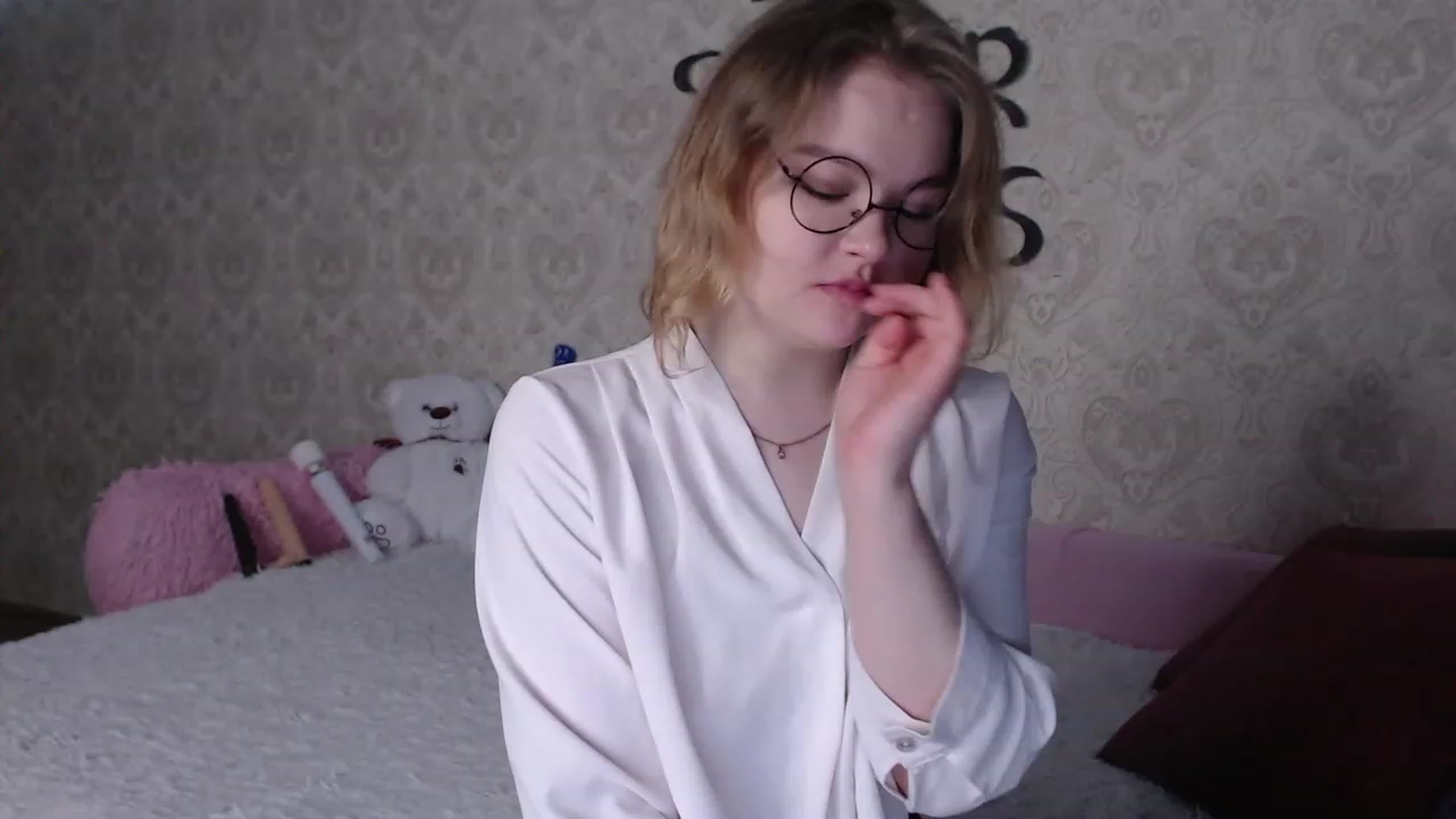 Gallery image thumbnail from Sugar_Cheeks's myfreecams stream on, 05/18/2023, 21:33 image 17 of 20