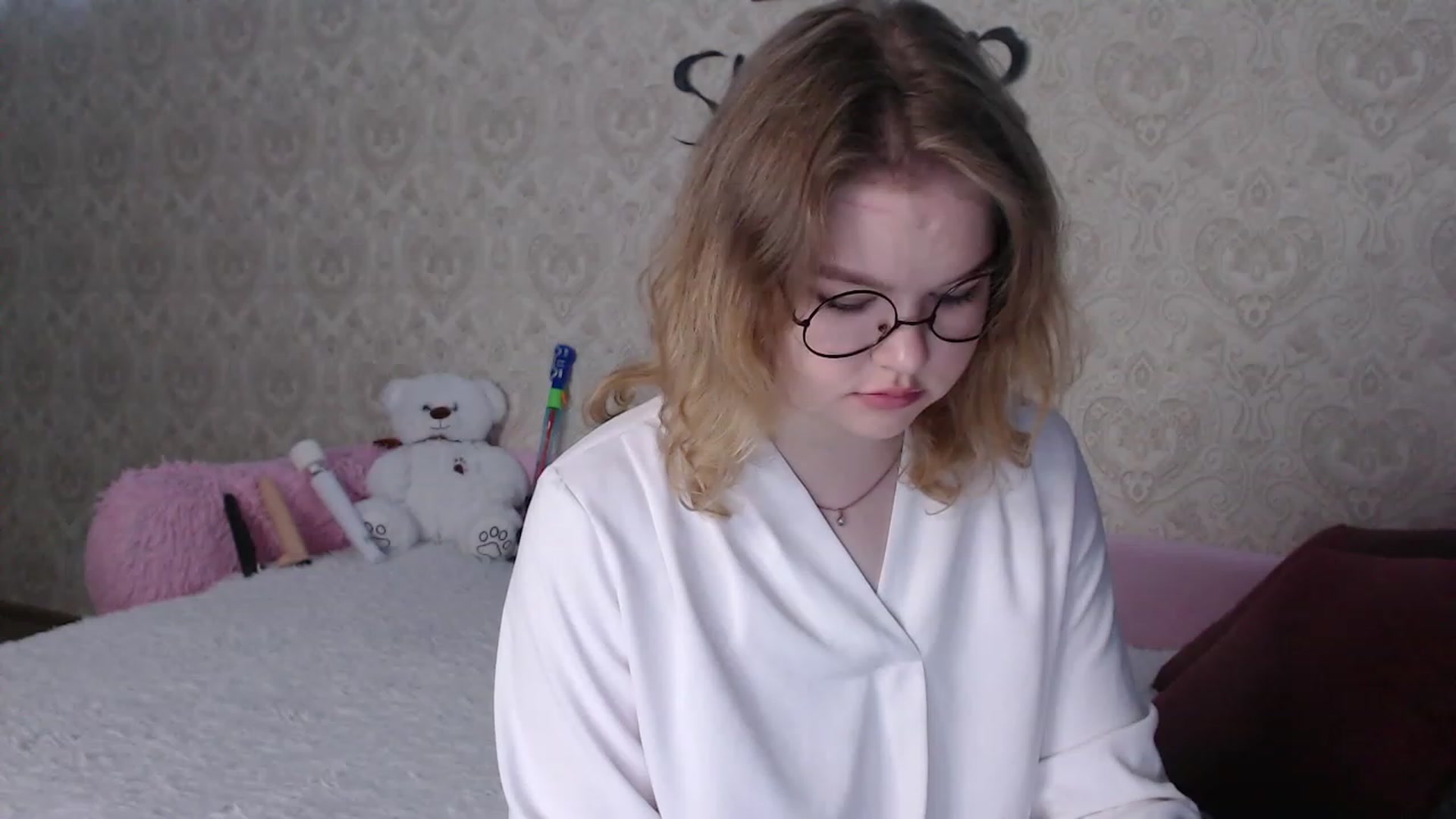 Gallery image thumbnail from Sugar_Cheeks's myfreecams stream on, 05/18/2023, 21:33 image 16 of 20