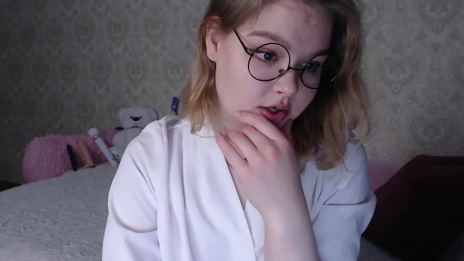 Gallery image thumbnail from Sugar_Cheeks's myfreecams stream on, 05/18/2023, 21:33 image 6 of 20