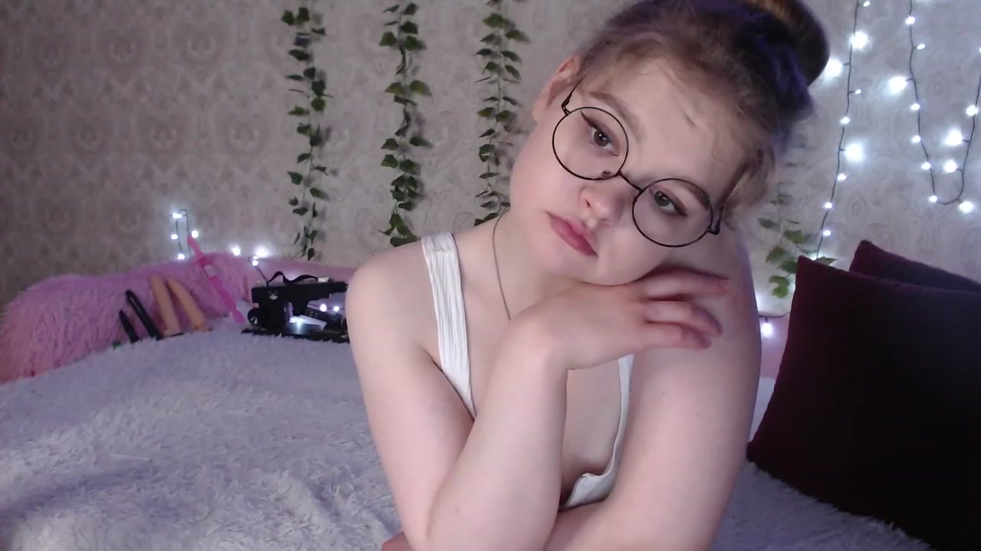 Gallery image thumbnail from Sugar_Cheeks's myfreecams stream on, 05/28/2023, 01:14 image 15 of 20