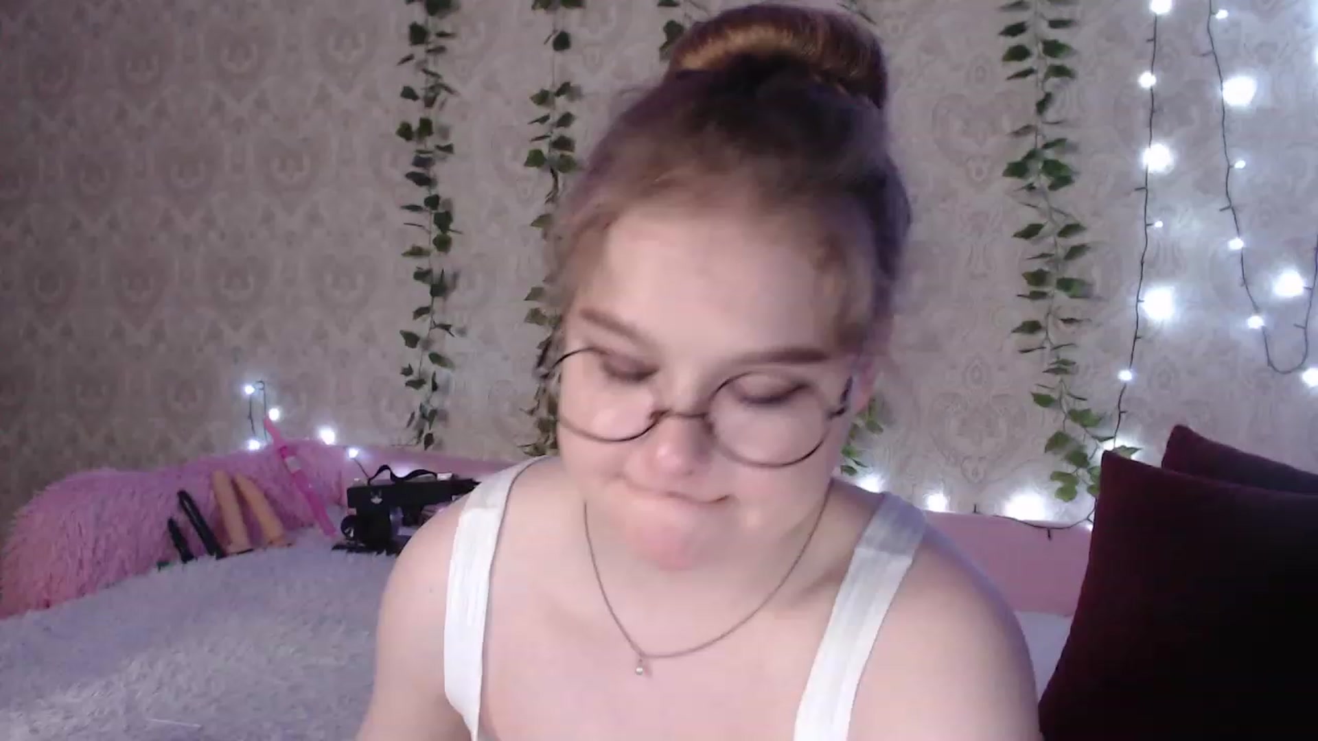 Gallery image thumbnail from Sugar_Cheeks's myfreecams stream on, 05/28/2023, 01:14 image 10 of 20