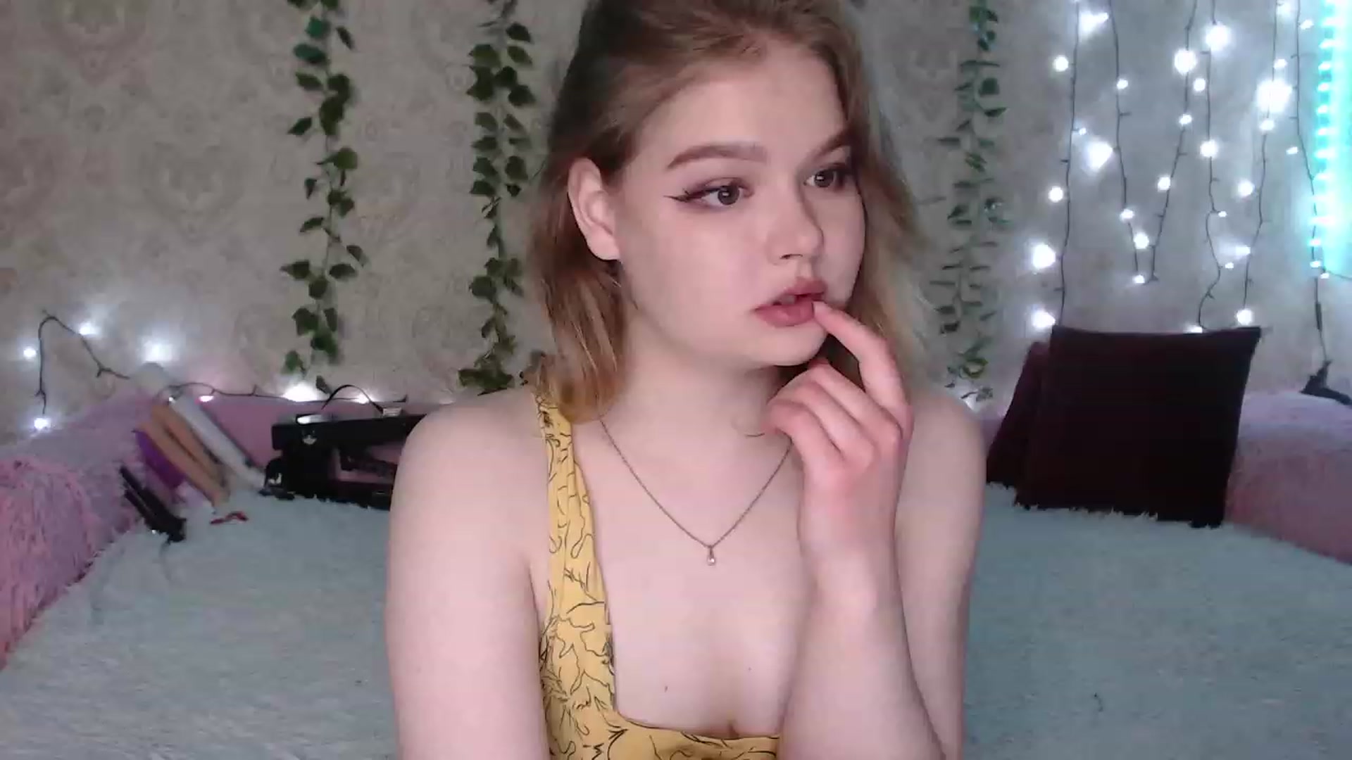 Gallery image thumbnail from Sugar_Cheeks's myfreecams stream on, 06/27/2023, 22:38 image 1 of 20