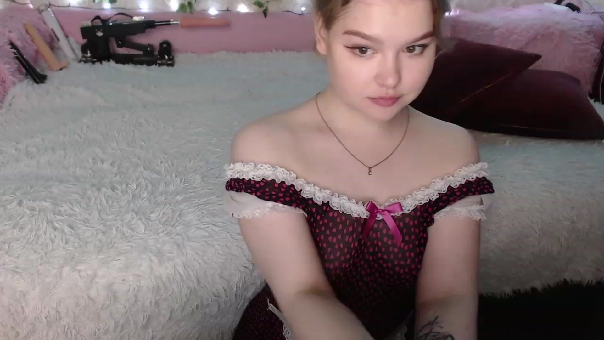 Gallery image thumbnail from Sugar_Cheeks's myfreecams stream on, 06/28/2023, 22:23 image 16 of 20