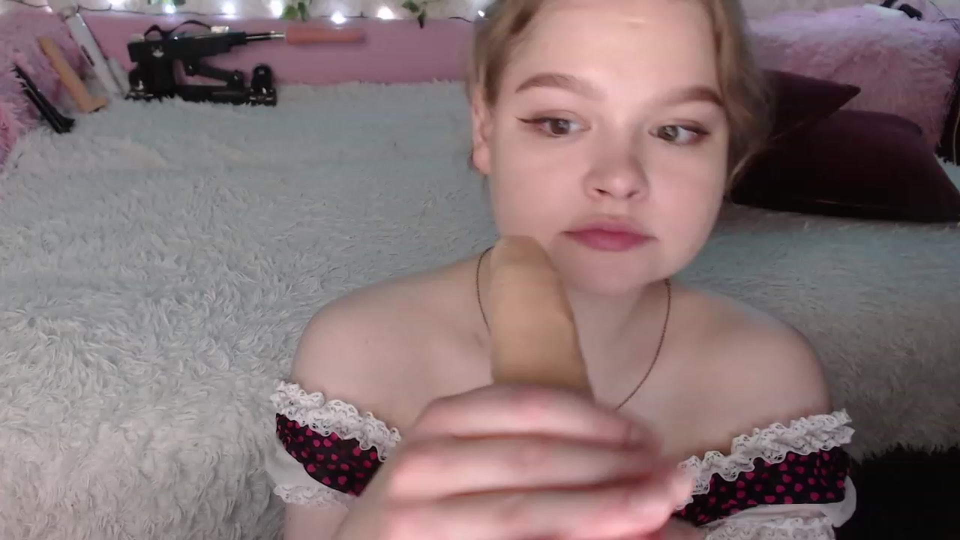 Gallery image thumbnail from Sugar_Cheeks's myfreecams stream on, 06/28/2023, 22:23 image 17 of 20