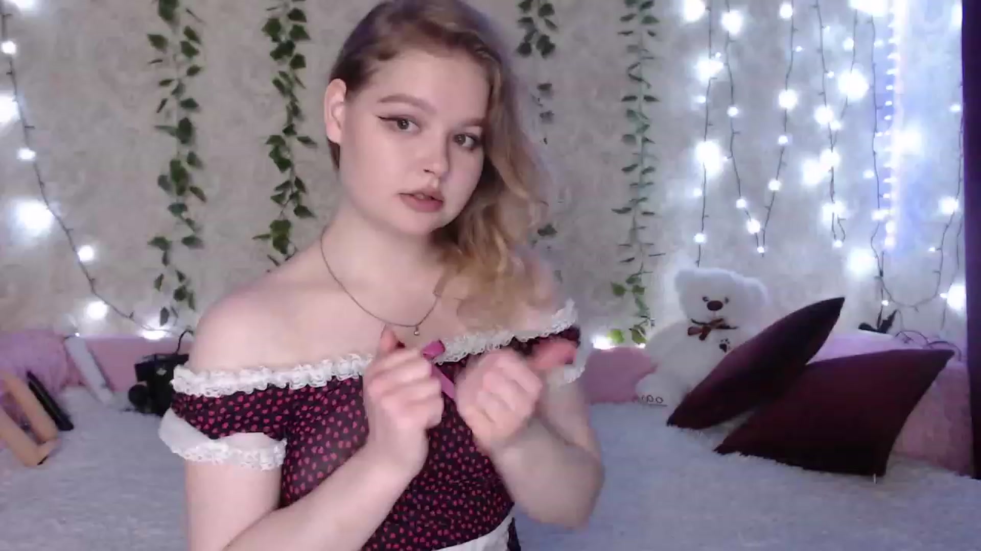 Gallery image thumbnail from Sugar_Cheeks's myfreecams stream on, 07/18/2023, 22:34 image 1 of 20