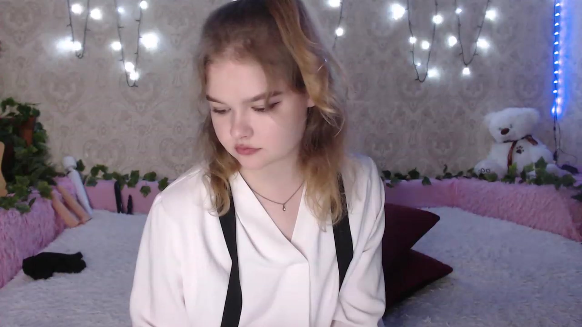 Gallery image thumbnail from Sugar_Cheeks's myfreecams stream on, 07/30/2023, 22:01 image 18 of 20
