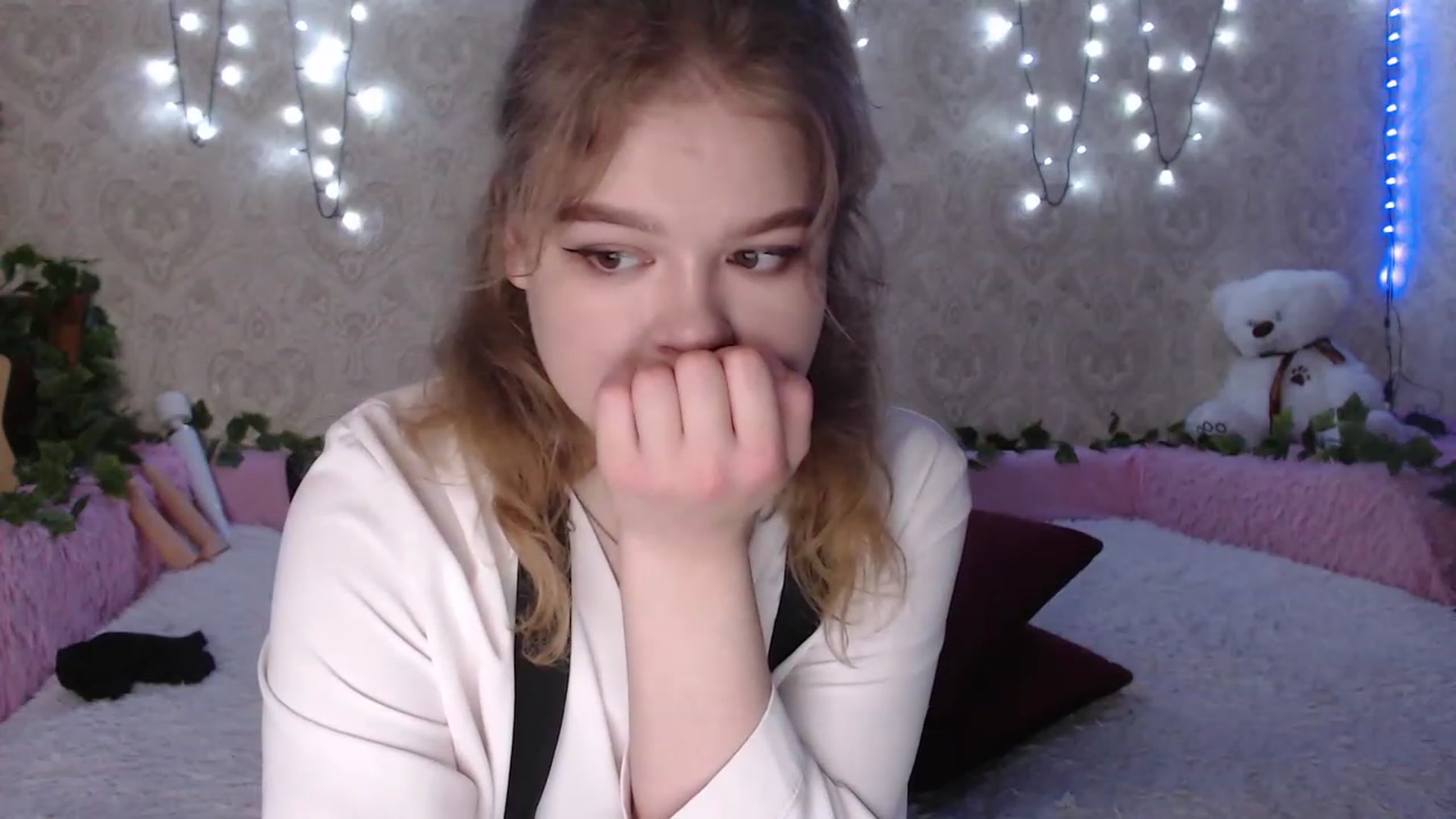 Gallery image thumbnail from Sugar_Cheeks's myfreecams stream on, 07/30/2023, 22:01 image 16 of 20