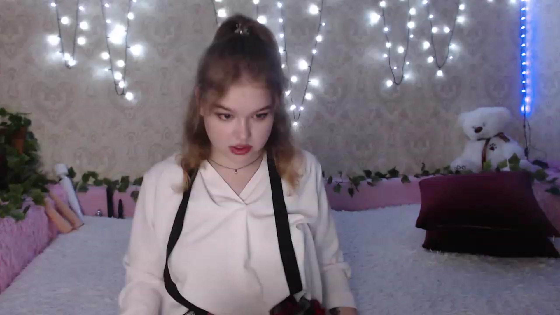 Gallery image thumbnail from Sugar_Cheeks's myfreecams stream on, 07/30/2023, 22:01 image 7 of 20