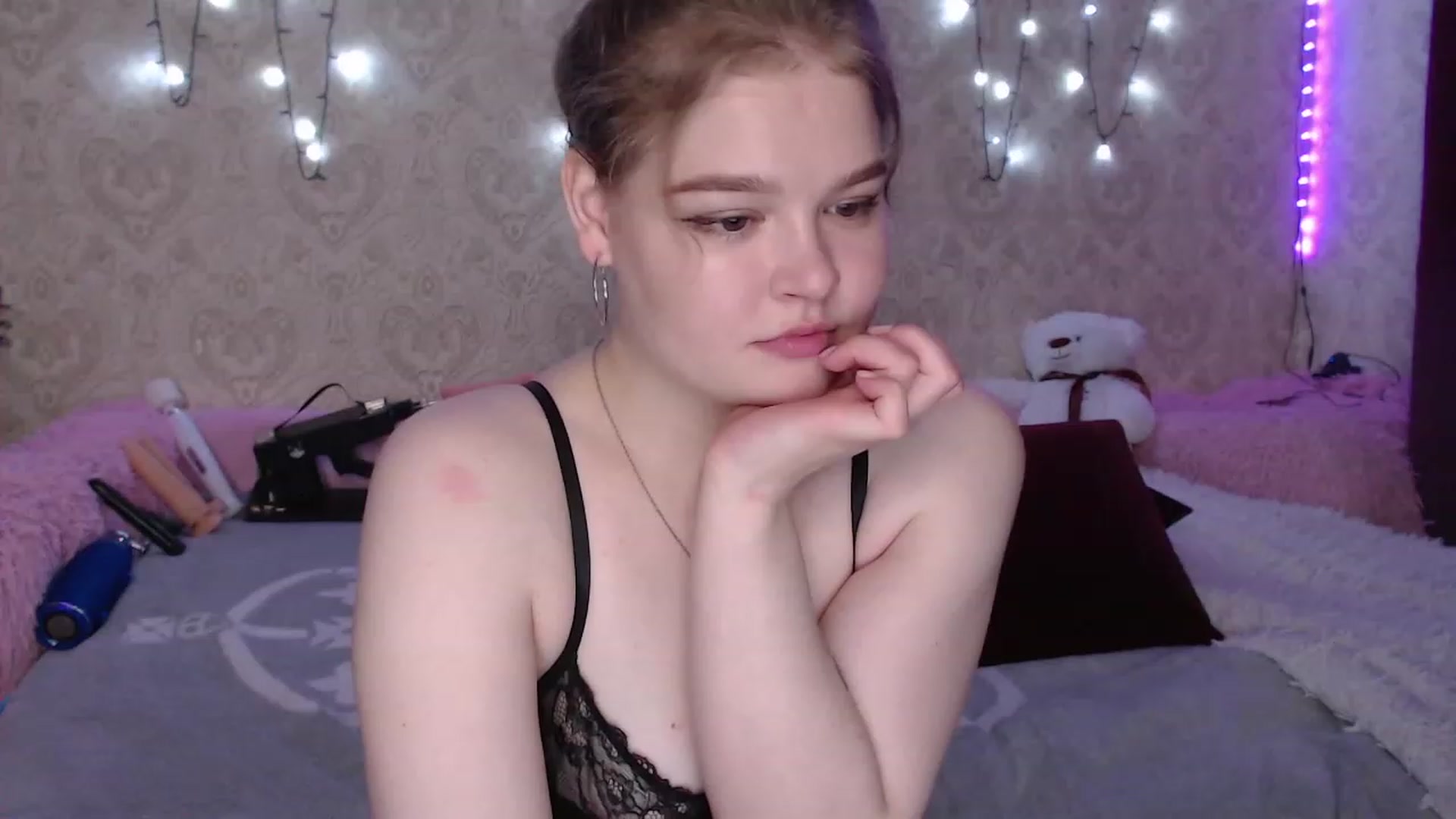 Gallery image thumbnail from Sugar_Cheeks's myfreecams stream on, 08/06/2023, 23:15 image 6 of 20