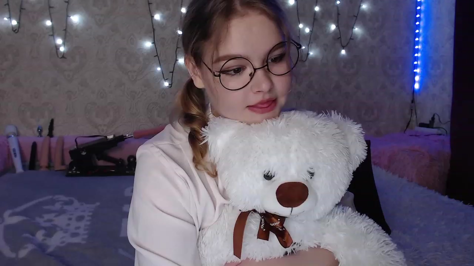 Gallery image thumbnail from Sugar_Cheeks's myfreecams stream on, 08/29/2023, 22:27 image 7 of 20