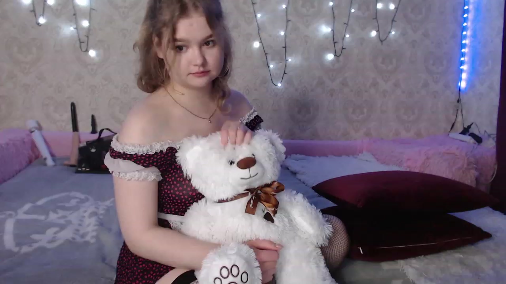 Gallery image thumbnail from Sugar_Cheeks's myfreecams stream on, 08/31/2023, 23:10 image 16 of 20