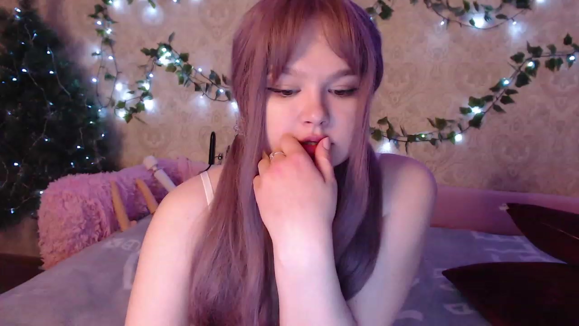 Gallery image thumbnail from Sugar_Cheeks's myfreecams stream on, 12/14/2023, 01:03 image 1 of 20