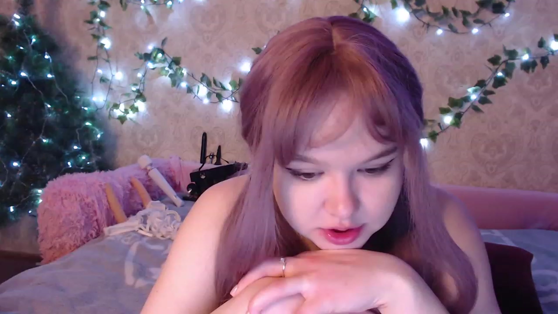 Gallery image thumbnail from Sugar_Cheeks's myfreecams stream on, 12/14/2023, 01:03 image 17 of 20
