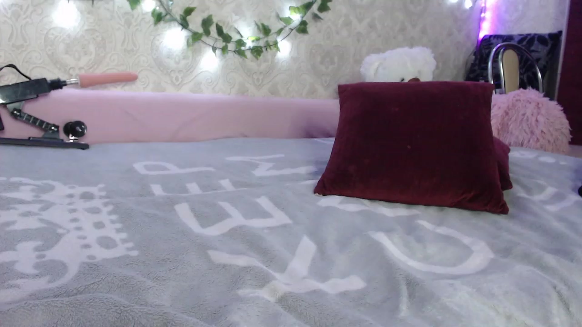 Gallery image thumbnail from Sugar_Cheeks's myfreecams stream on, 12/24/2023, 22:17 image 17 of 20