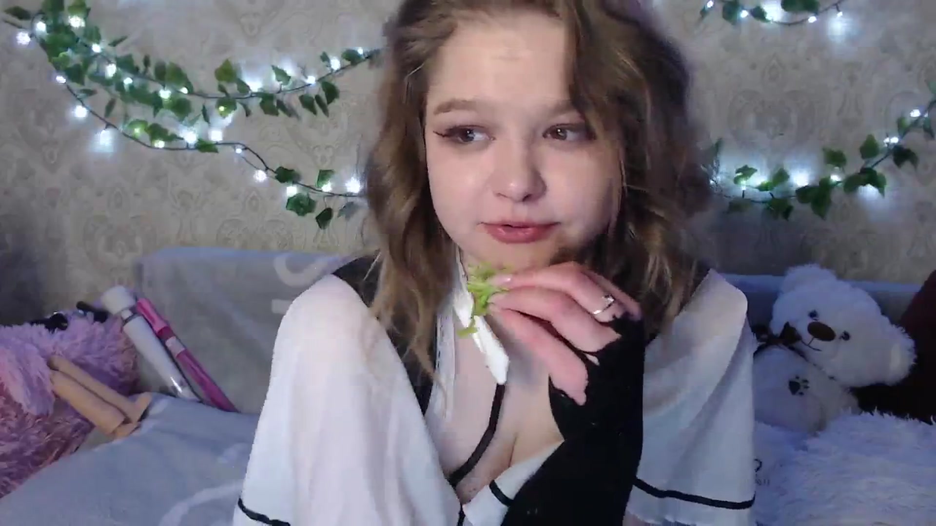 Gallery image thumbnail from Sugar_Cheeks's myfreecams stream on, 03/14/2024, 22:31 image 9 of 20
