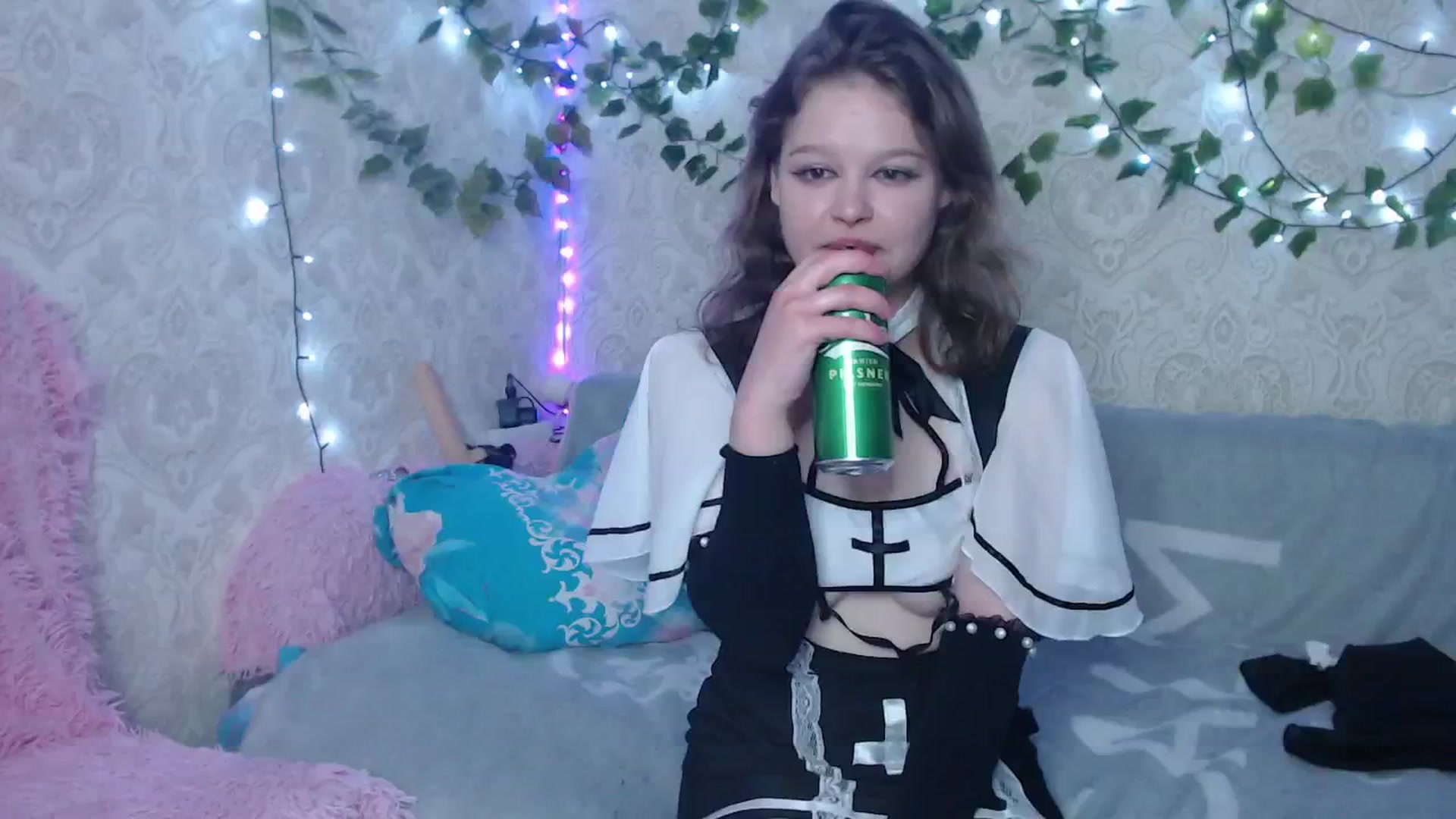 Gallery image thumbnail from Sugar_Cheeks's myfreecams stream on, 09/24/2024, 01:11 image 3 of 20