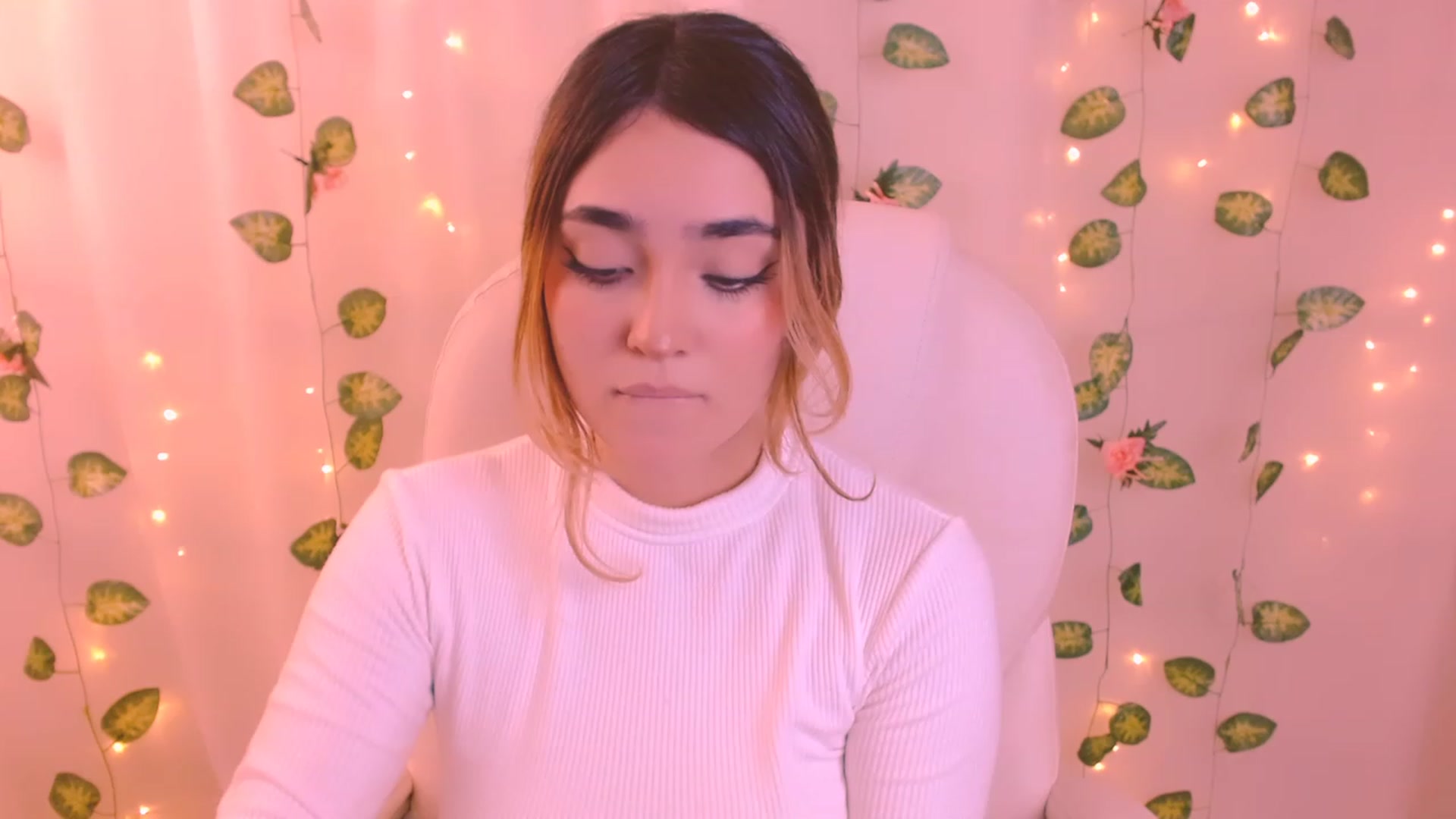 Gallery image thumbnail from Sugar_h0ney's myfreecams stream on, 02/12/2024, 08:44 image 2 of 20