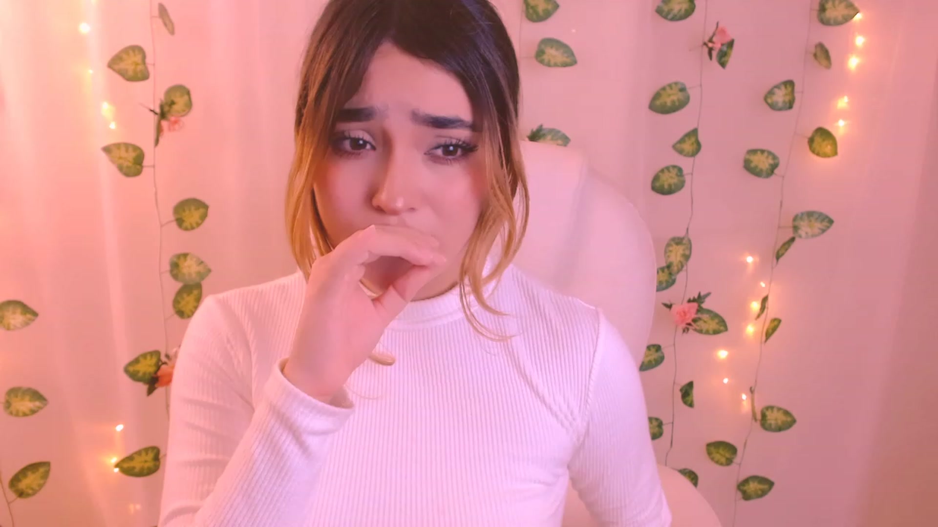 Gallery image thumbnail from Sugar_h0ney's myfreecams stream on, 02/12/2024, 08:44 image 20 of 20