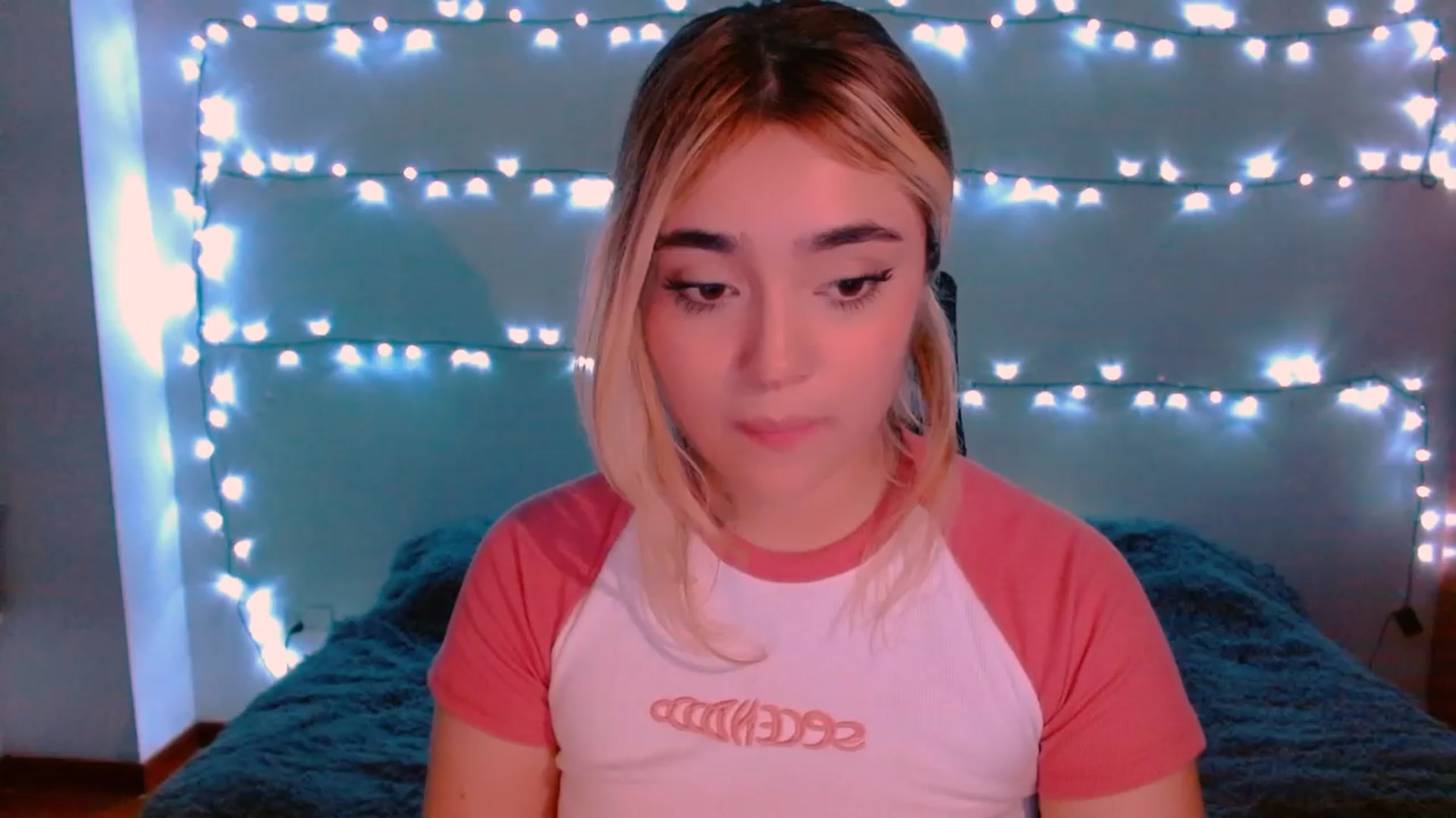 Gallery image thumbnail from Sugar_h0ney's myfreecams stream on, 03/25/2024, 07:27 image 12 of 20